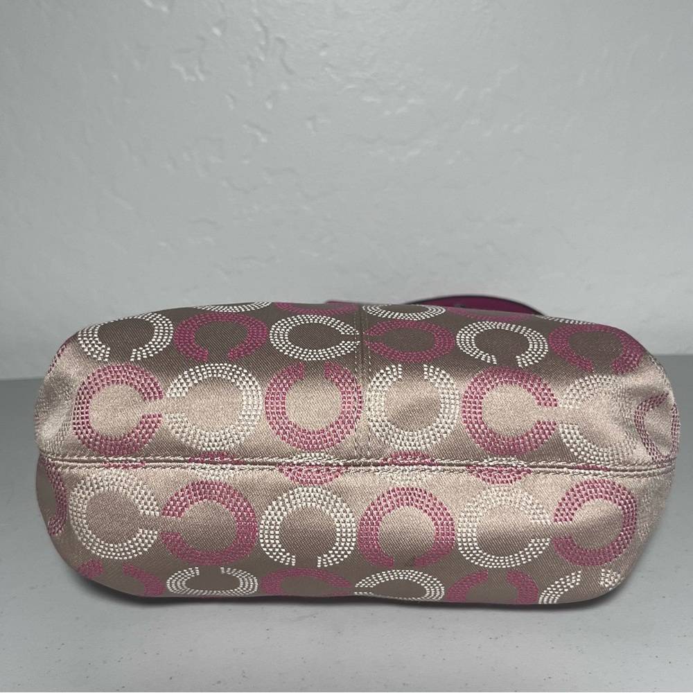 Coach Ashley Dotted OP Art Swingpack - Picture 5 of 10